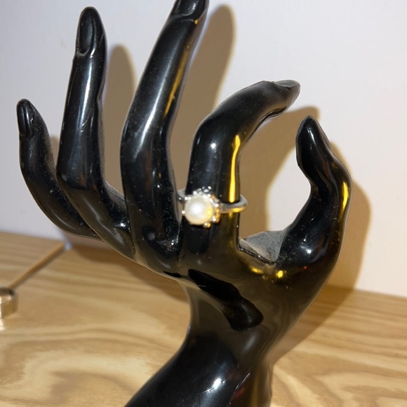 RINGS - Picture 5 of 8